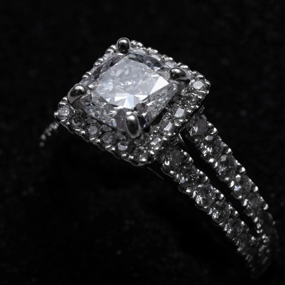 Vera Wang 1.18 ct Diamond Whitegold Ring + VVS1